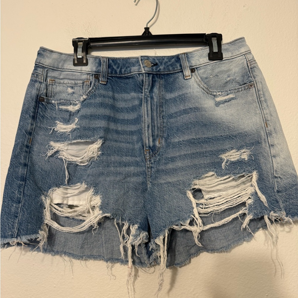 American Eagle Mom Shorts Distressed Size 14